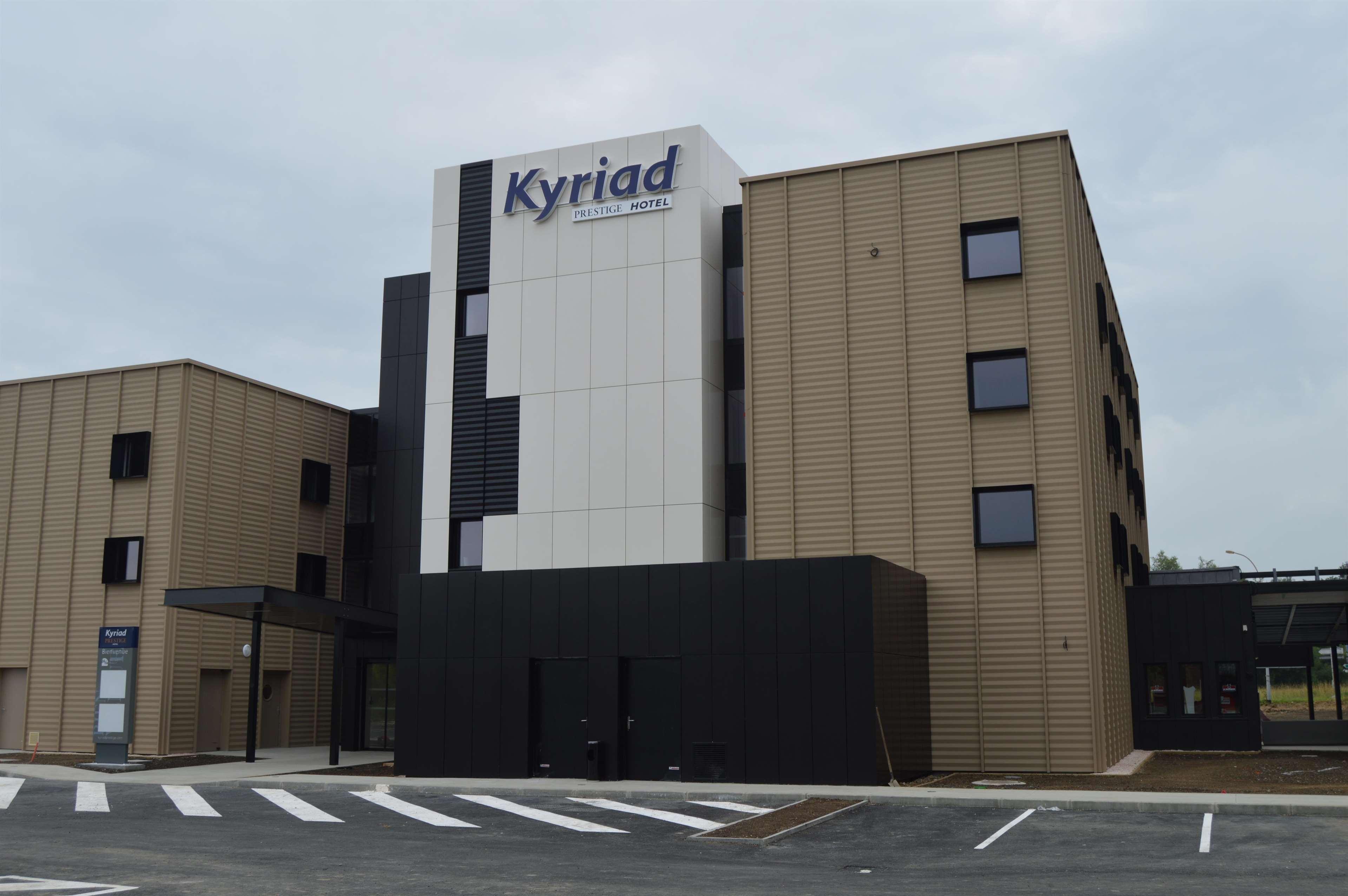 Kyriad Prestige Pau - Palais Des Sports Exteriör bild