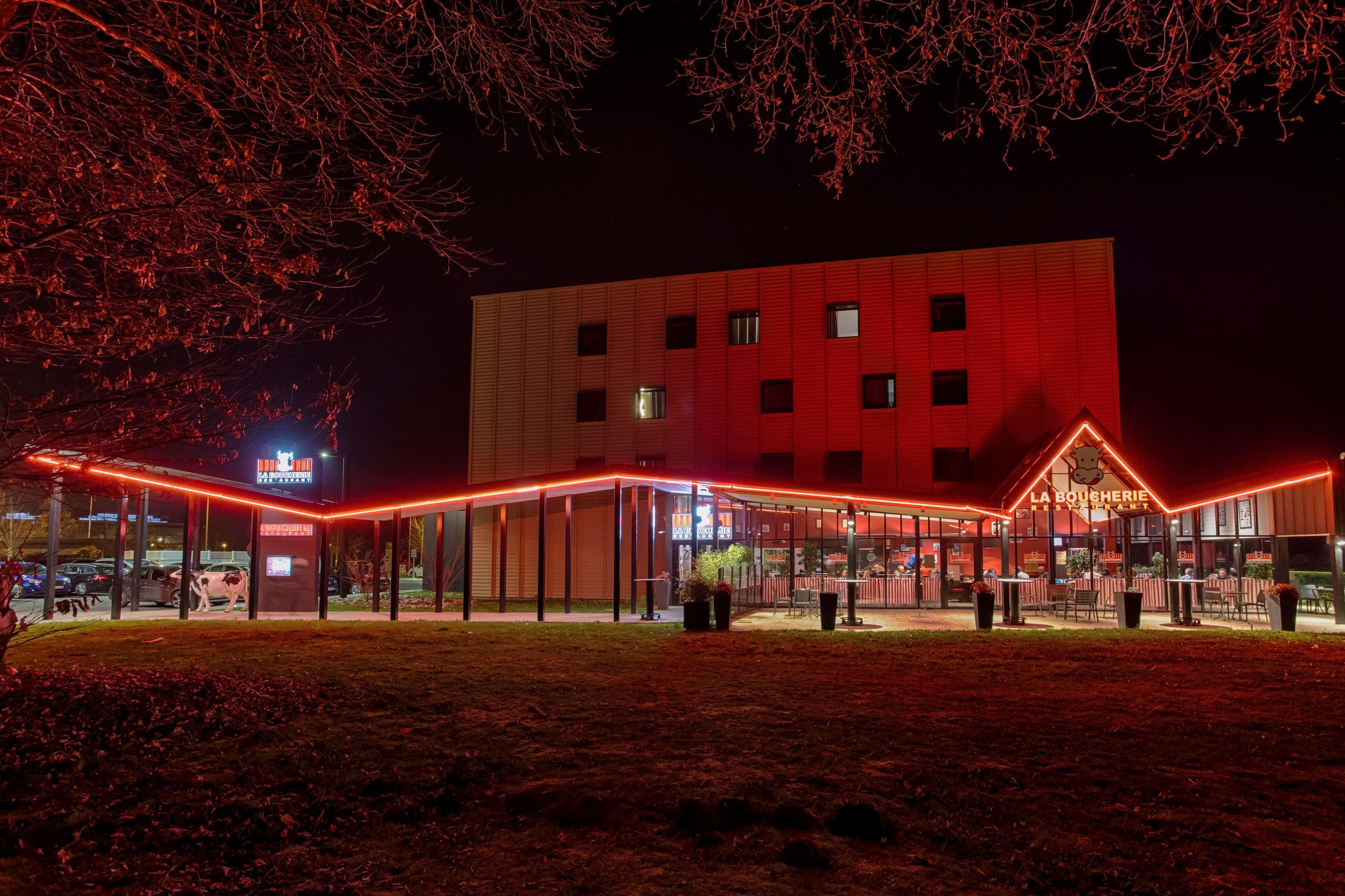 Kyriad Prestige Pau - Palais Des Sports Exteriör bild