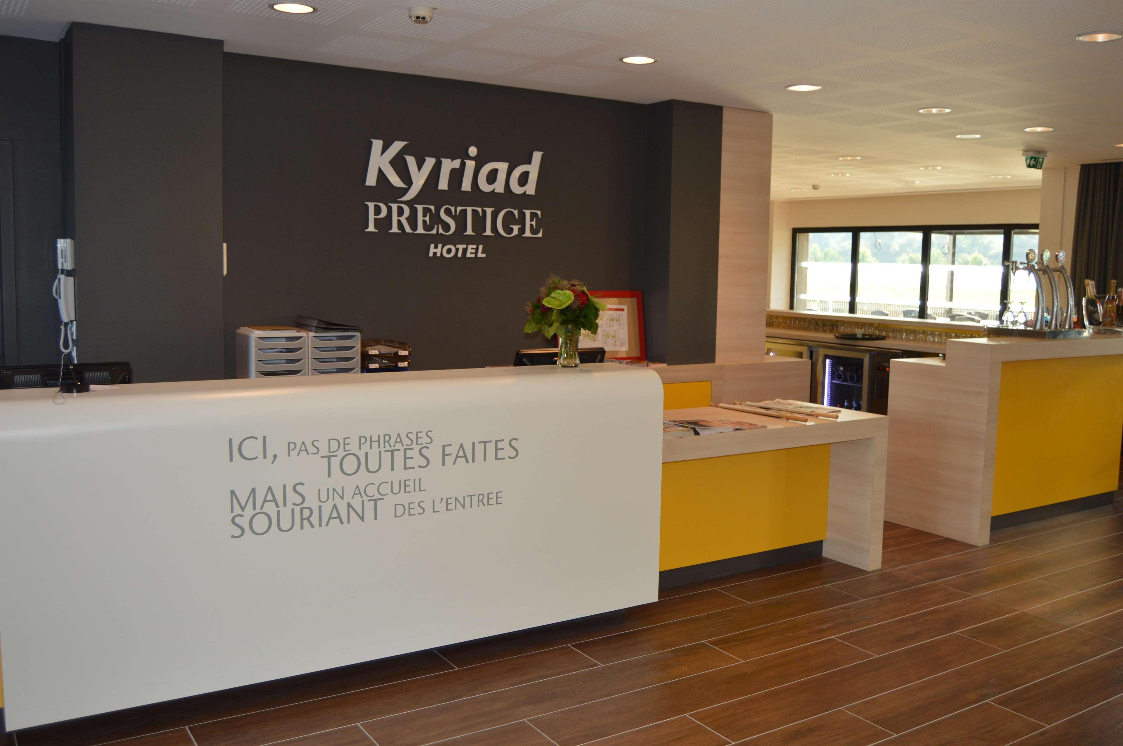 Kyriad Prestige Pau - Palais Des Sports Exteriör bild