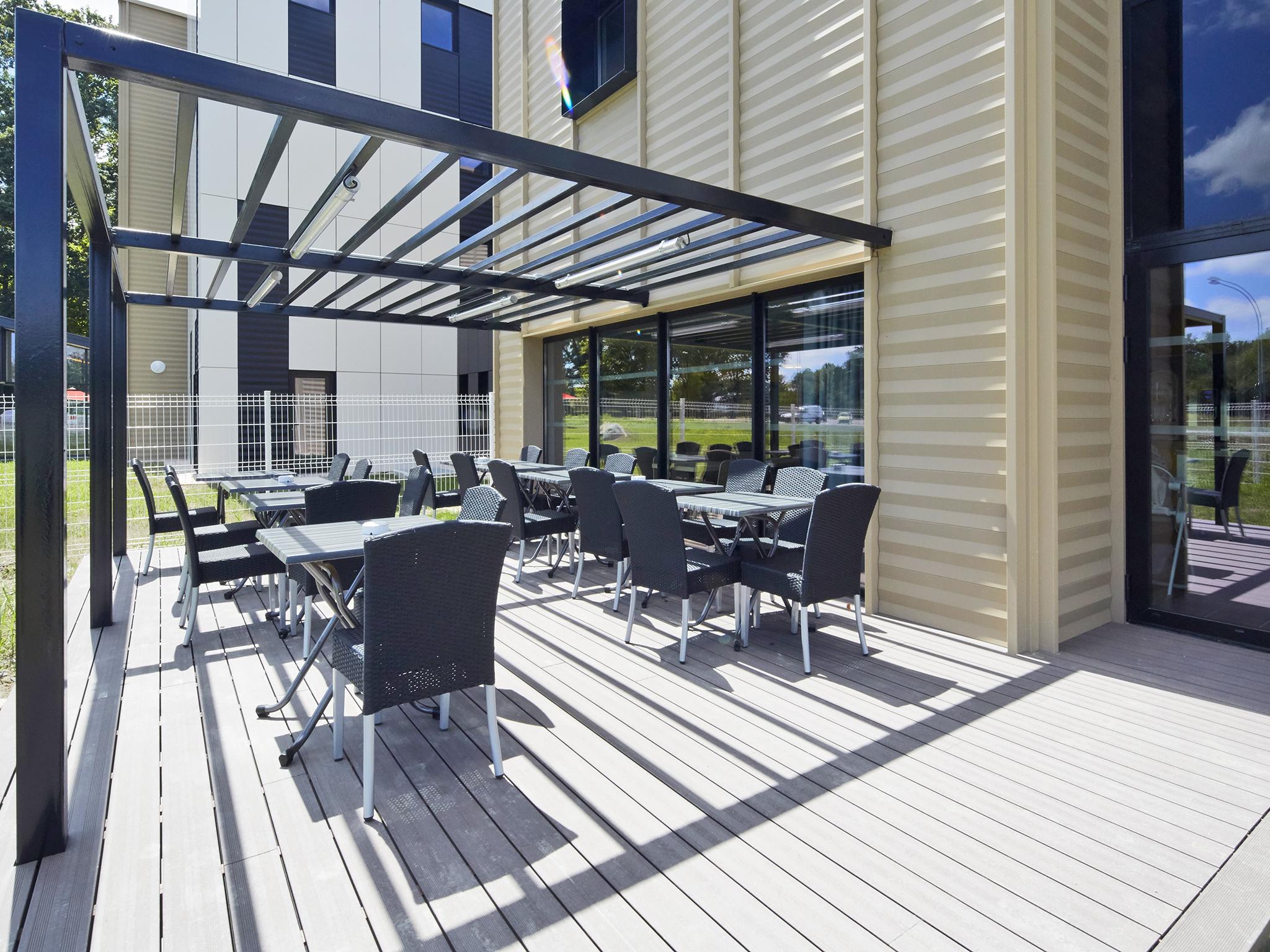 Kyriad Prestige Pau - Palais Des Sports Exteriör bild