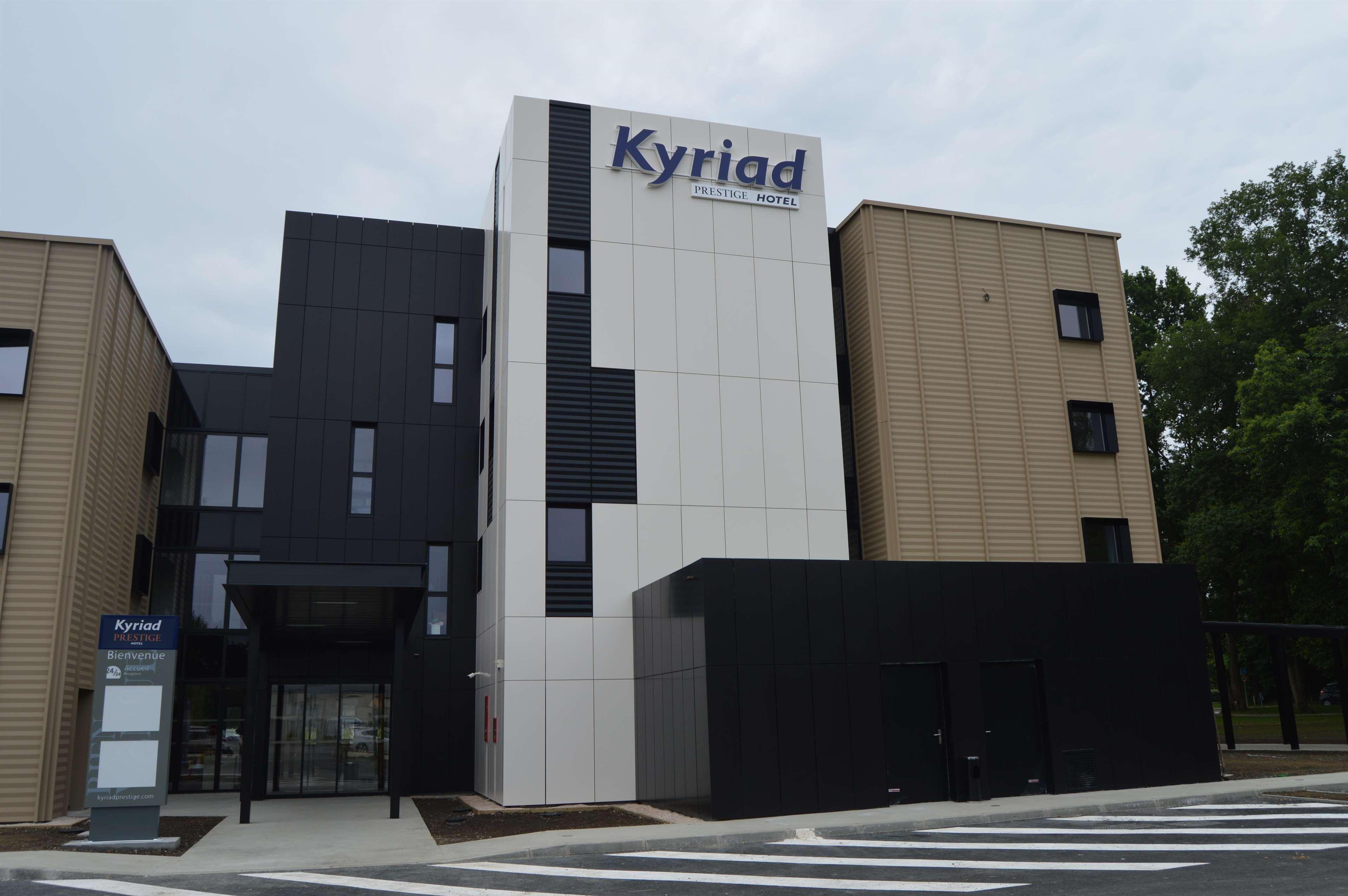 Kyriad Prestige Pau - Palais Des Sports Exteriör bild