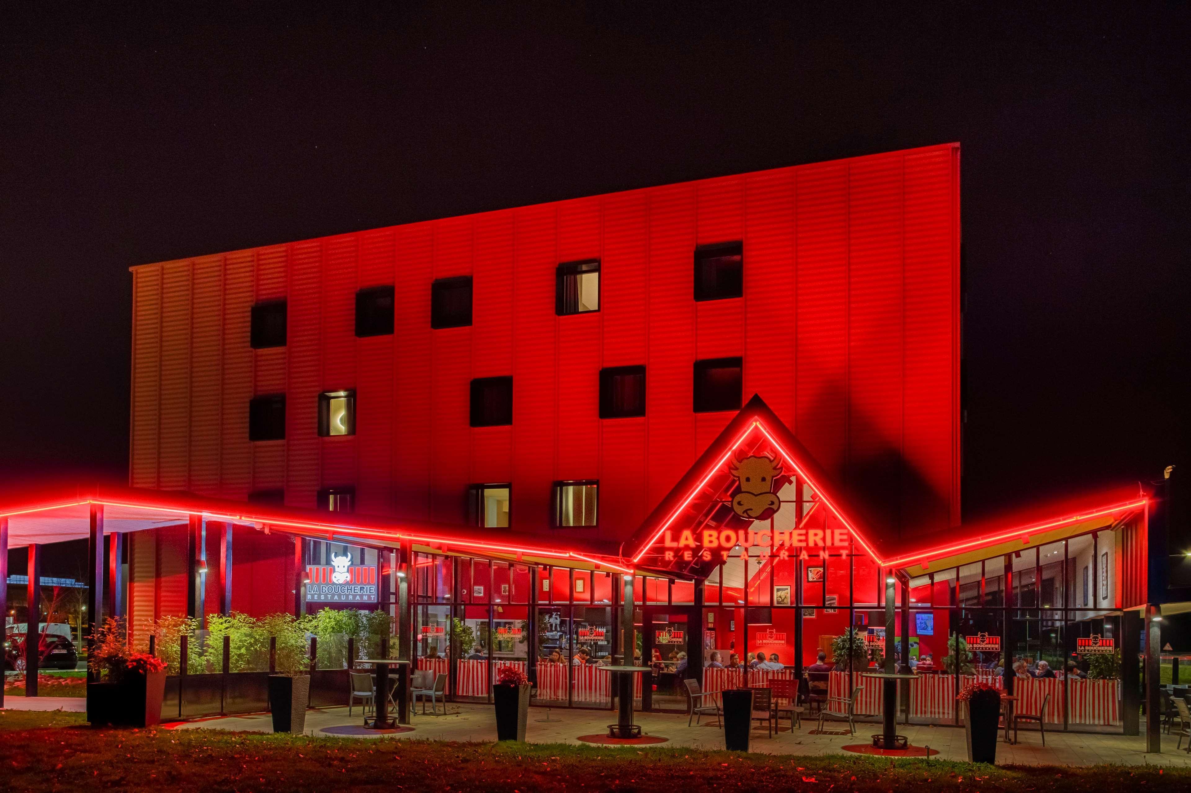 Kyriad Prestige Pau - Palais Des Sports Exteriör bild
