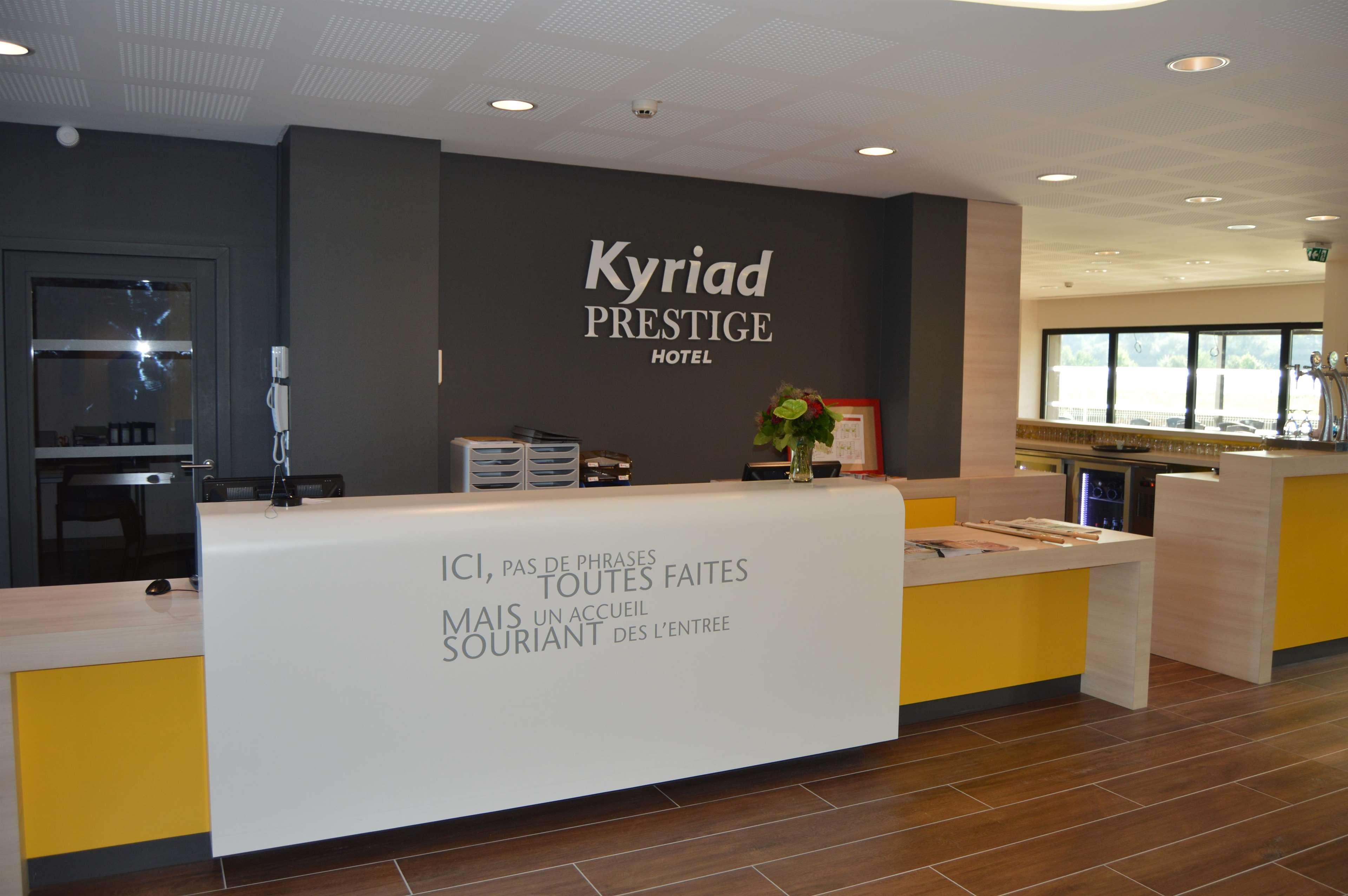 Kyriad Prestige Pau - Palais Des Sports Exteriör bild